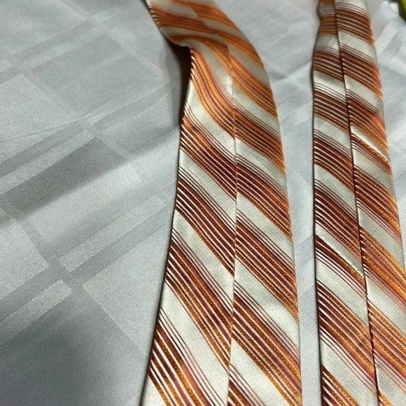 NWT Express 100 silk 58” tie . Diagonal stripes of white orange red . - Picture 7 of 7